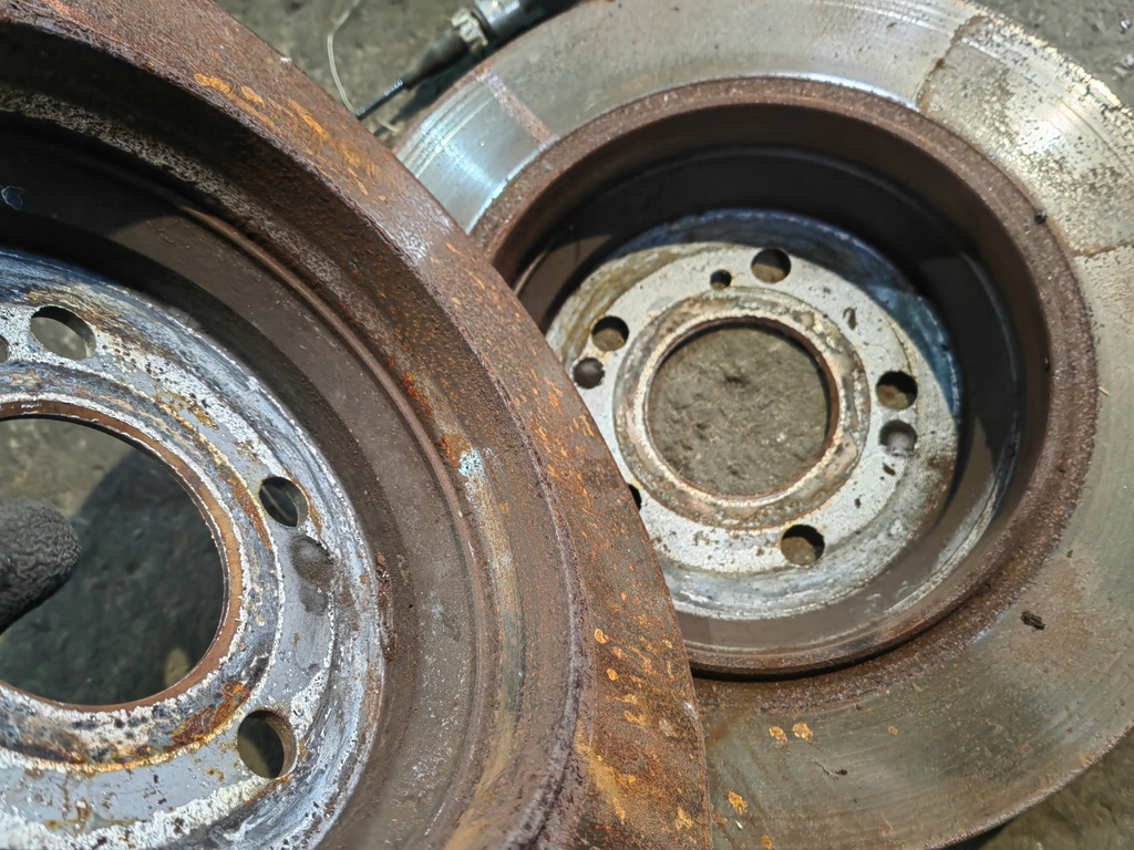 CLIP CERCUL JUGE CAZĂ PLACUȚE DISCURI SPATE DREAPTA STÂNGA W220 LIFT Product image