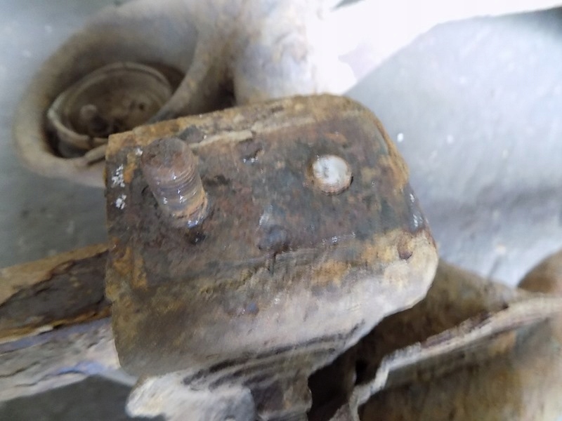 Pajero III 99-06 SUSPENSION LATERAL SPATE Product image