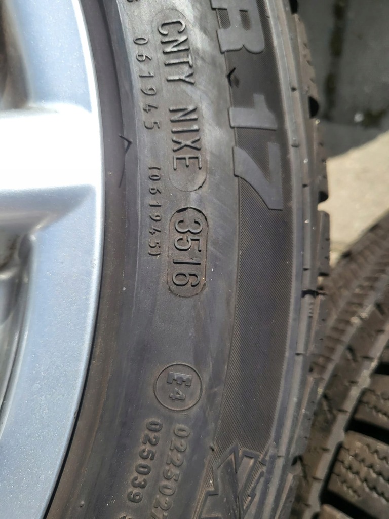 ROȚI MERCEDES C w204 GLK PE ​​ANVELOPE DE IARNĂ CA NOU Product image