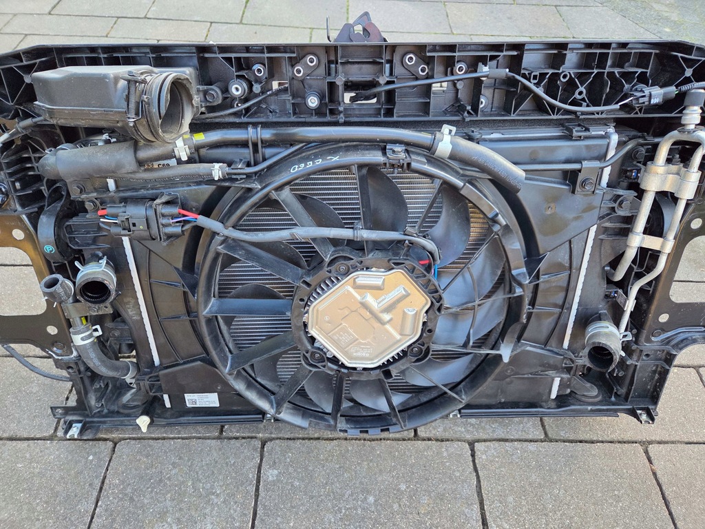 KIA XECE 1,6 GDI HYBRYDA BENTI DE CENTRUL FROMULUI DE FRIGERATE 2020R Product image