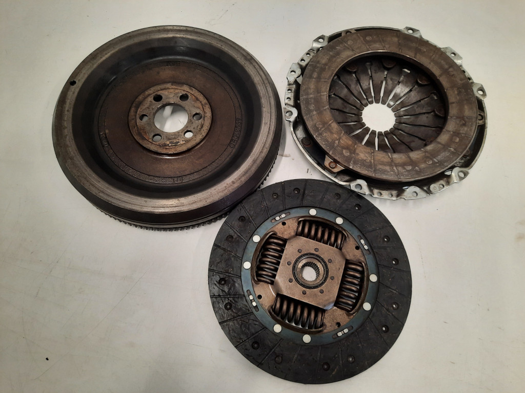 VOLKSWAGEN GOLF 5 V 03-09 VOLANT AMBREIAGE RIGID 699456 BKC Product image