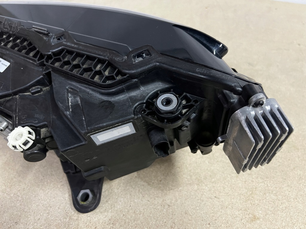 SKODA SUPERB III LAMPĂ DREAPTA FULL LED ÎNALTĂ 3V1941016D 1150.204.0000 Product image