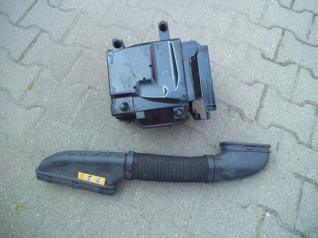 Carcasa filtrului de aer MERCEDES cu teava Product image