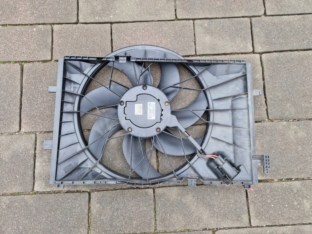 Clasa C W203 Alte locuințe cu fan 400W A2035001593 A2035400688 2006 Product image