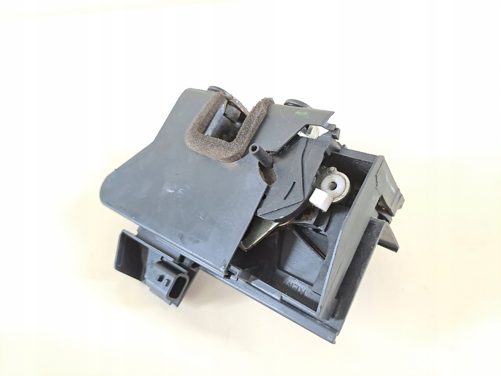 BLOCARE SPATE DREAPTA SPATE DACIA LOGAN 3 21 martie Product image