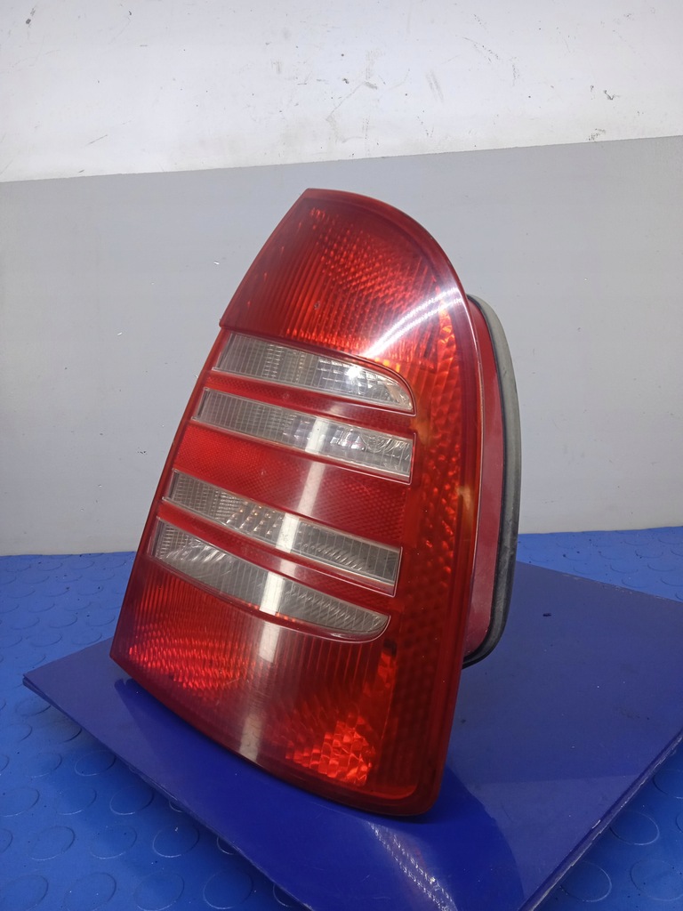 Lampa Skoda Superb and Sedan la dreapta 3U5945096 Product image