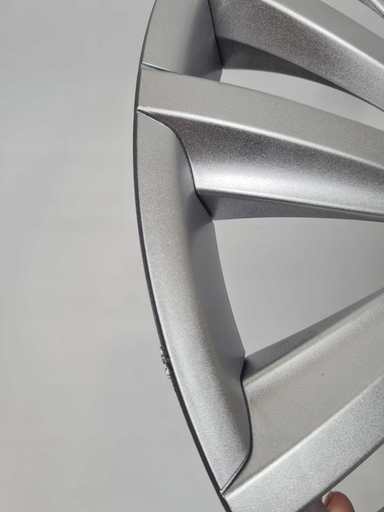 16 -Inch Hub -uri auto în set de 4 piese Product image