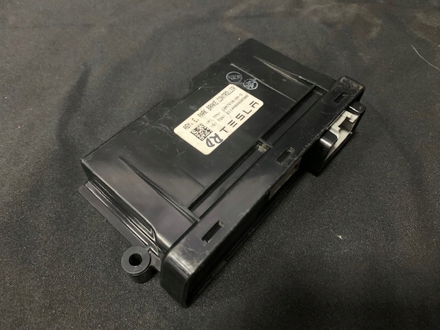 ECU controler frână de mână Tesla S 1007618-00-D Product image