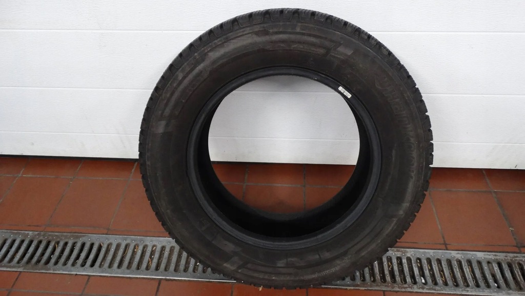 Anvelopă de iarnă Hankook Winter I*cept LV 215/65 R16C 109/107T Product image