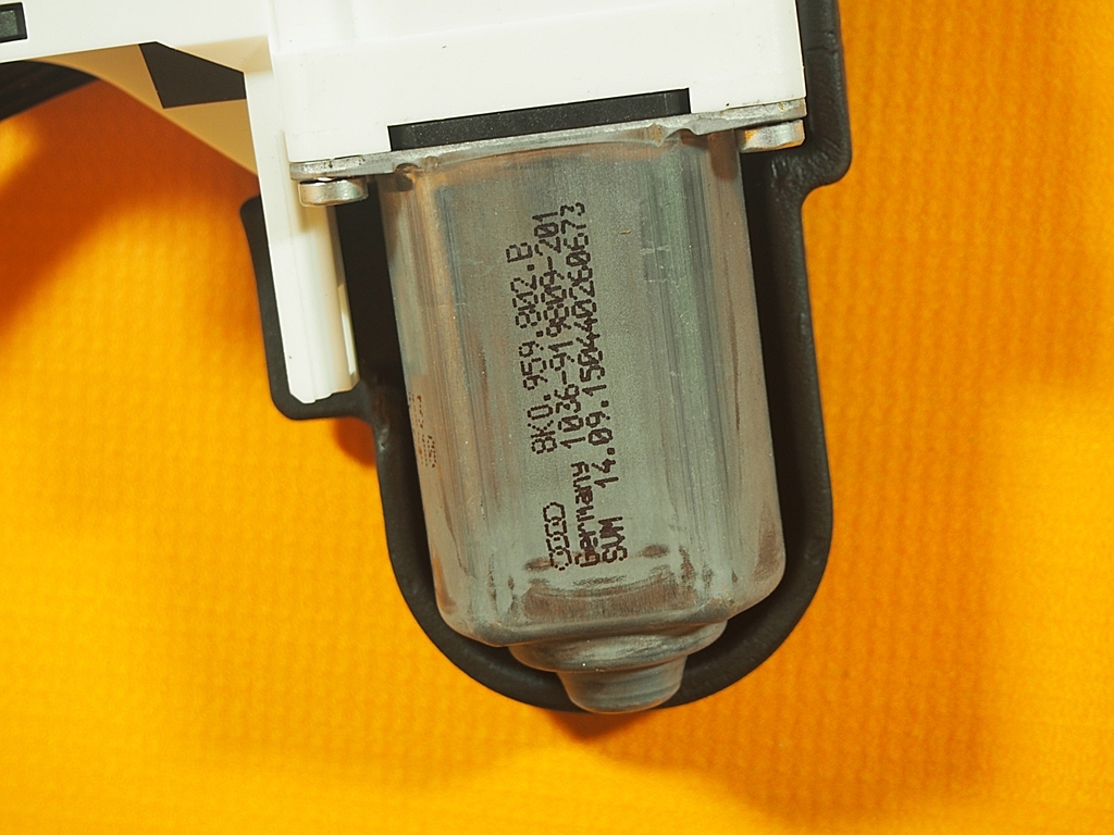 Audi A8 4H Geam Fata DREAPTA 4h0837462b Product image