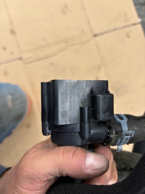 TAXA POMPA APA AUDI A7 3.0 TDI 2010-2018 ORIGINAL 059121012A Product image