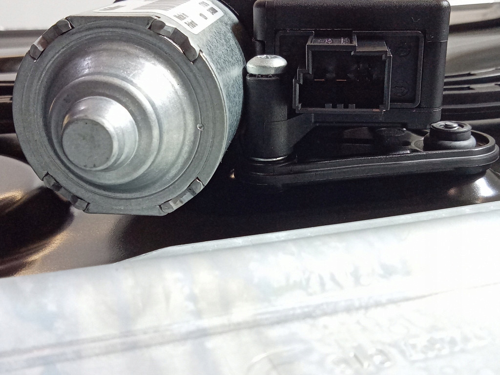 BMW G30 5 TRAPOZ 8067930 Product image