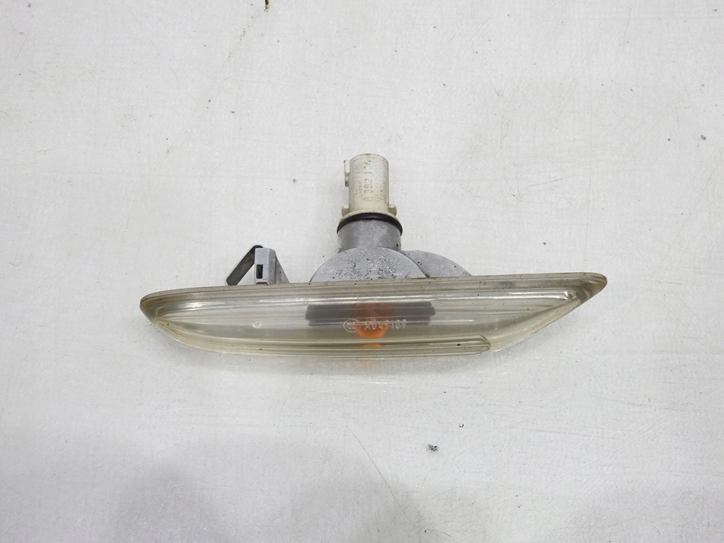 SEMNIZATORIA APARĂ DREAPTA BMW E61 LIFT 8382104 Product image