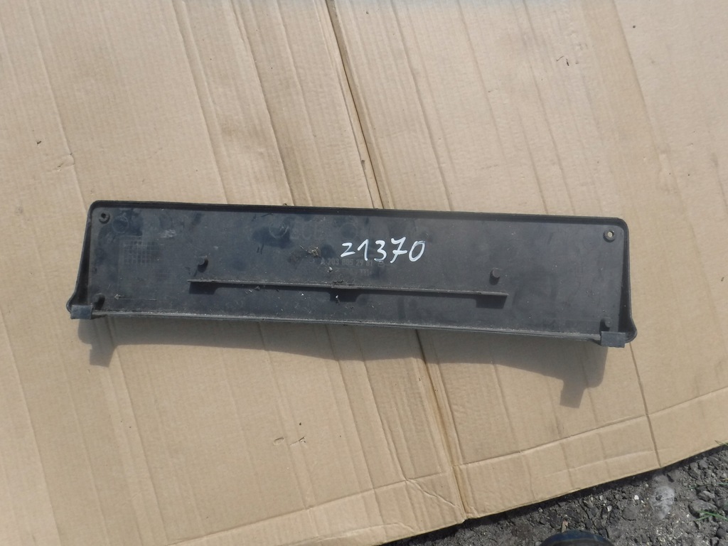 CADRU PLĂCUȚĂ DE ÎNMATRICULARE MERCEDES C W203 Product image