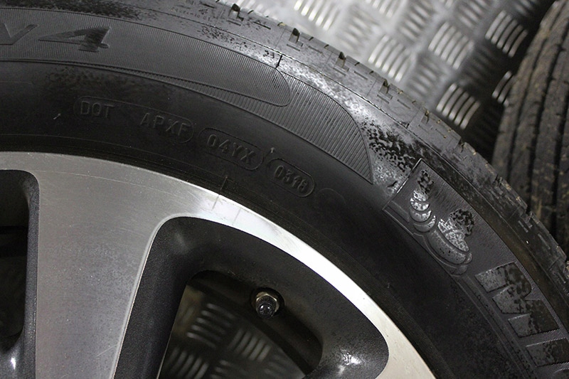 MICHELIN PRIMACY MXV4 0318 235/60 R18 7.5MM Product image