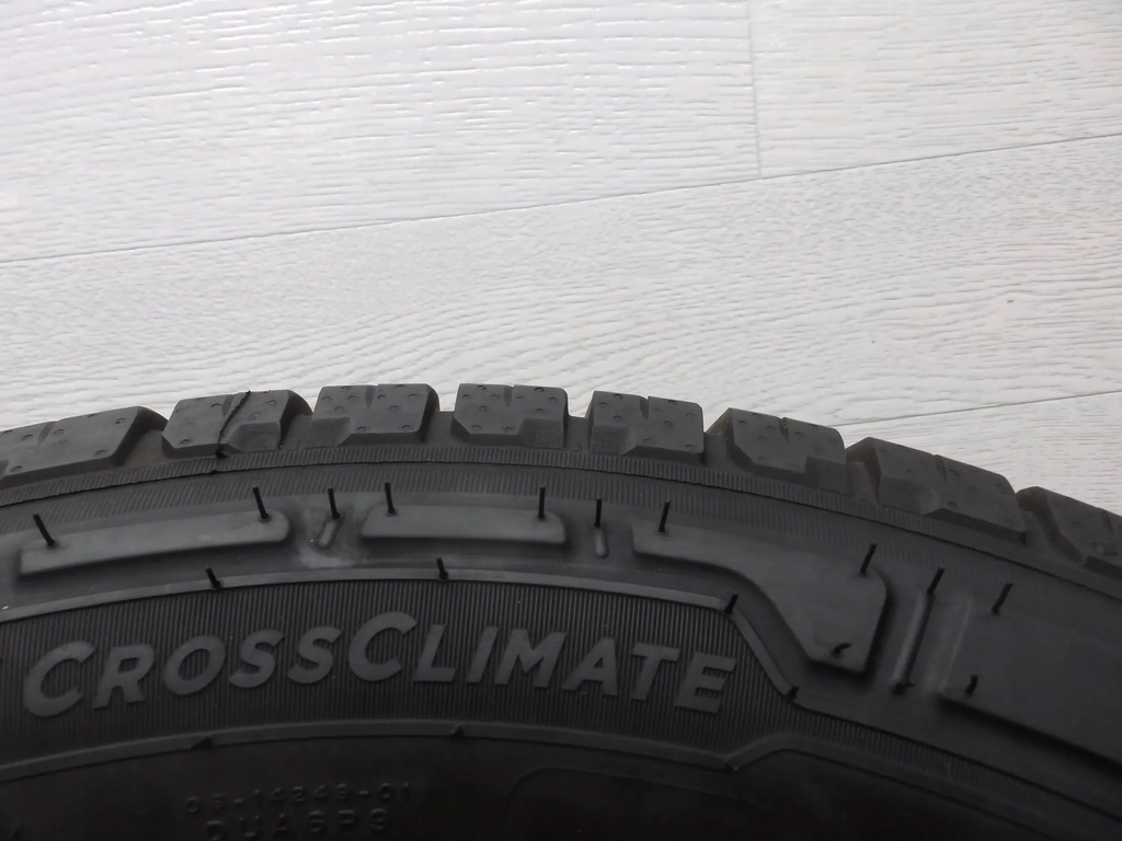 Michelin Agilis CrossClimate anvelopă pentru toate anotimpurile 215/60/17C 109/107T Product image