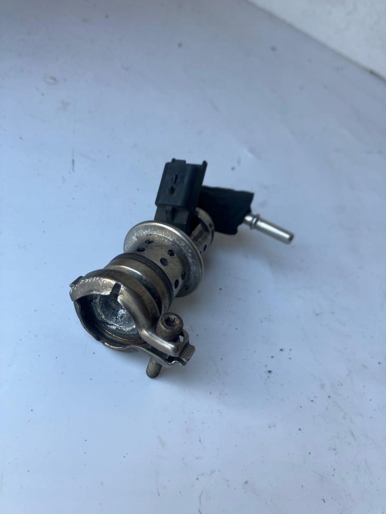 INJECTOR ADBLUE PEUGEOT 3008 II 1.6 BLUE HDI 9802763880 Product image