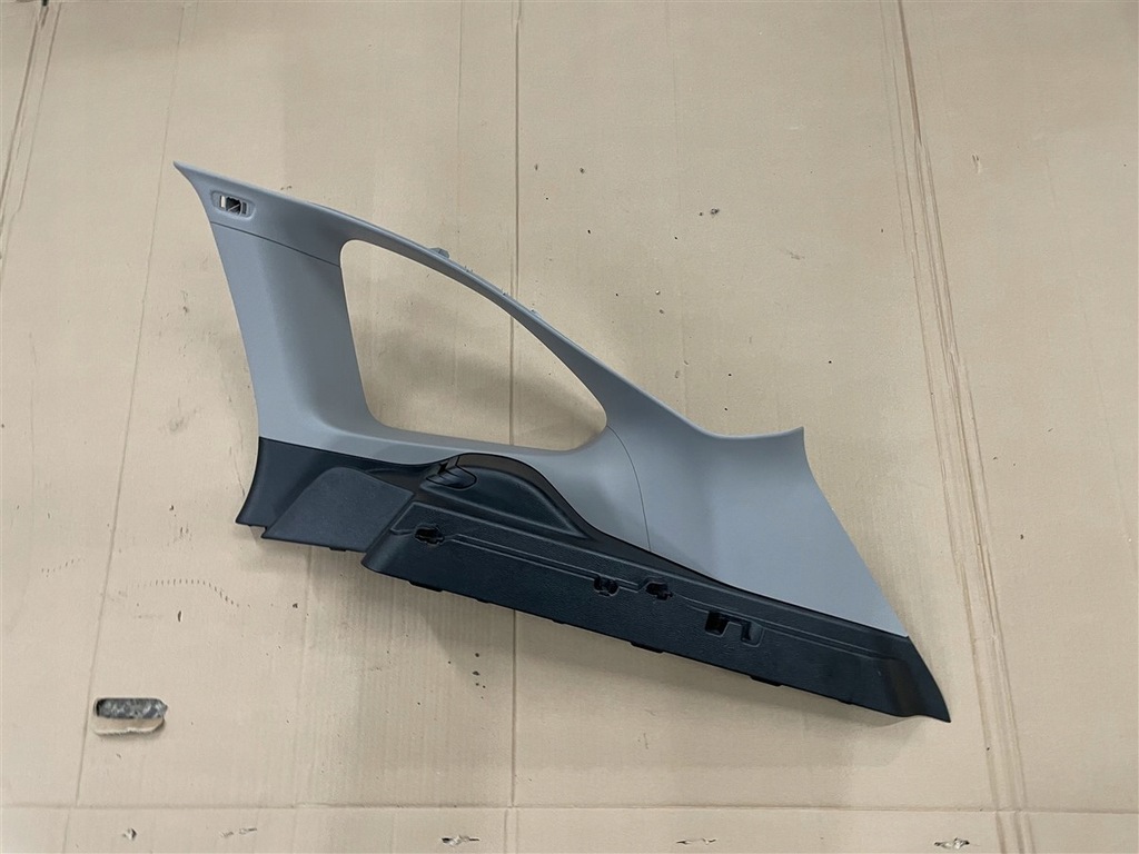 Pilon de plastic Plasaj Scămuit cu portbagaj în spate BMW F48 X1 LI Lift Product image
