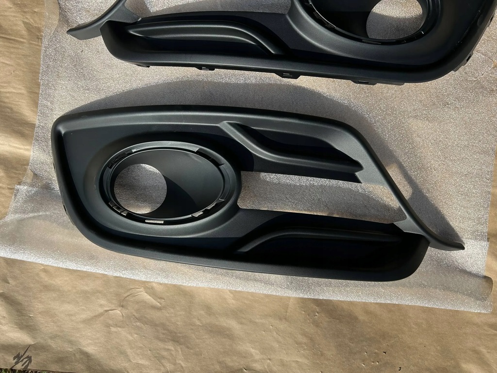 GRILA BARA DE BARA FATA STANGA RENAULT MEGANE III LIFT Product image