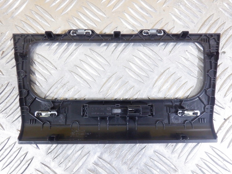 DECOR PANOU AER CONDITIONAT VW GOLF VI 5K0858069P Product image