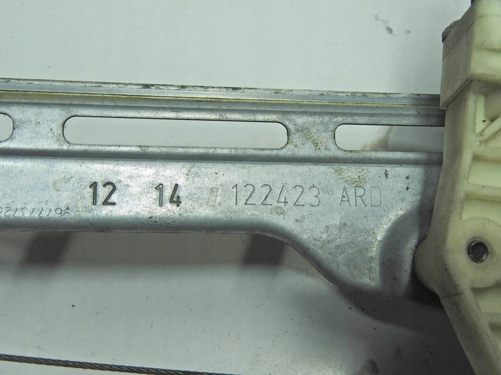 PEUGEOT 308 II T9 13-17 Lift de sticlă din spate dreapta 9678189980 Product image