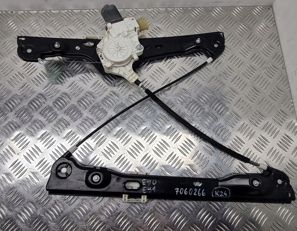 BMW E90 E91 MECANISM RIDICAT GEAM FATA DREAPTA 7060266 Product image