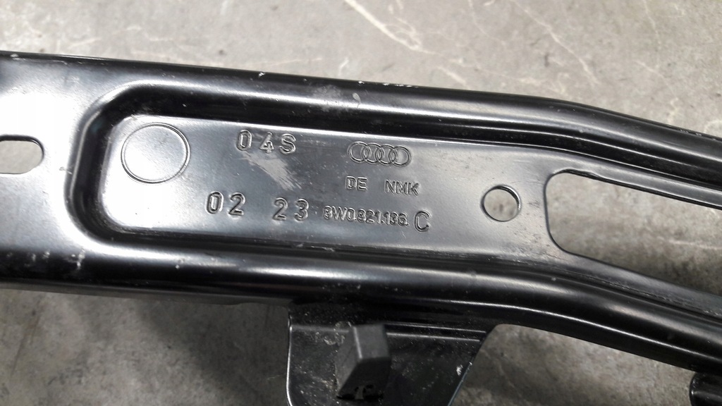 8W0821136C Audi A4 B9 8W Handle Support Bloter Fixarea dreaptă în față Product image