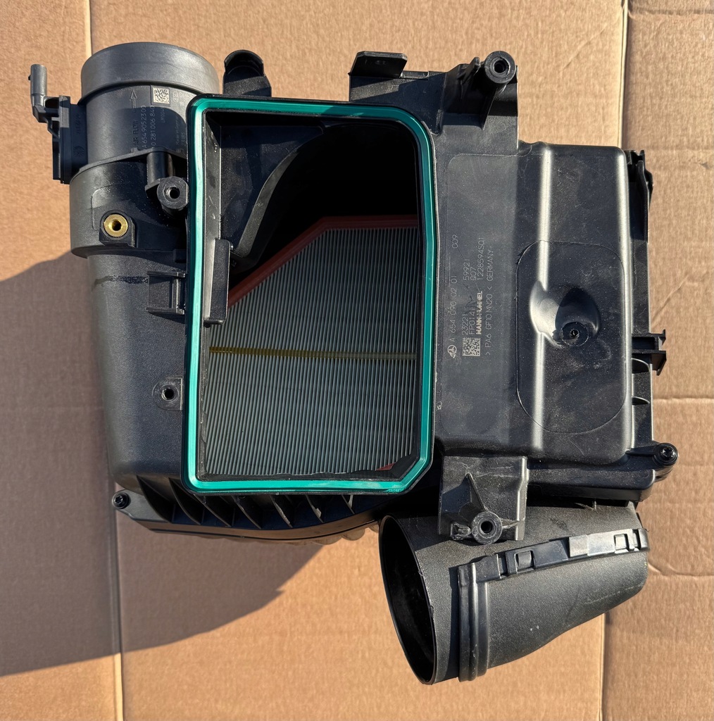 Mercedes A 177 GLB x247 GLA 247 Cla 118 filtru ac carcasa filtrului de aer Product image