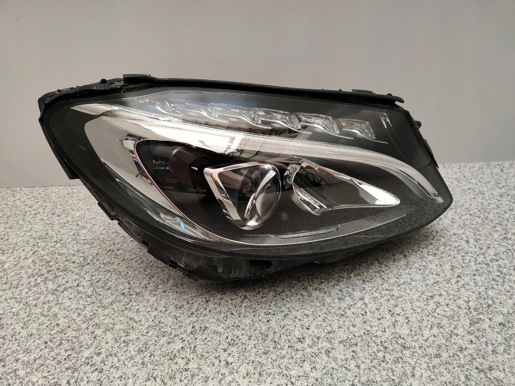 MERCEDES CLASA C W205 LAMPA FATA LED PERFORMANTA DREAPTA FV Product image