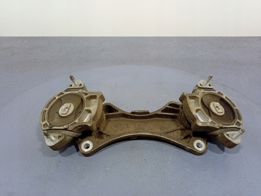 MERCEDES AMG GT 43 4 UȘI W290 PERNĂ CUTIE LABE A2902400600 Product image
