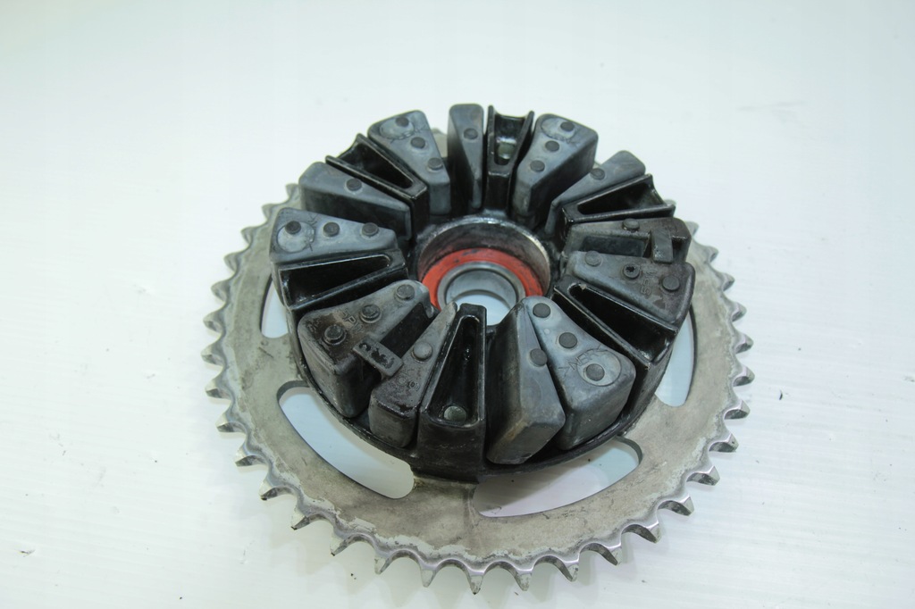 YAMAHA R1 RN09 02-03 PINION, TRACTIONARE Product image