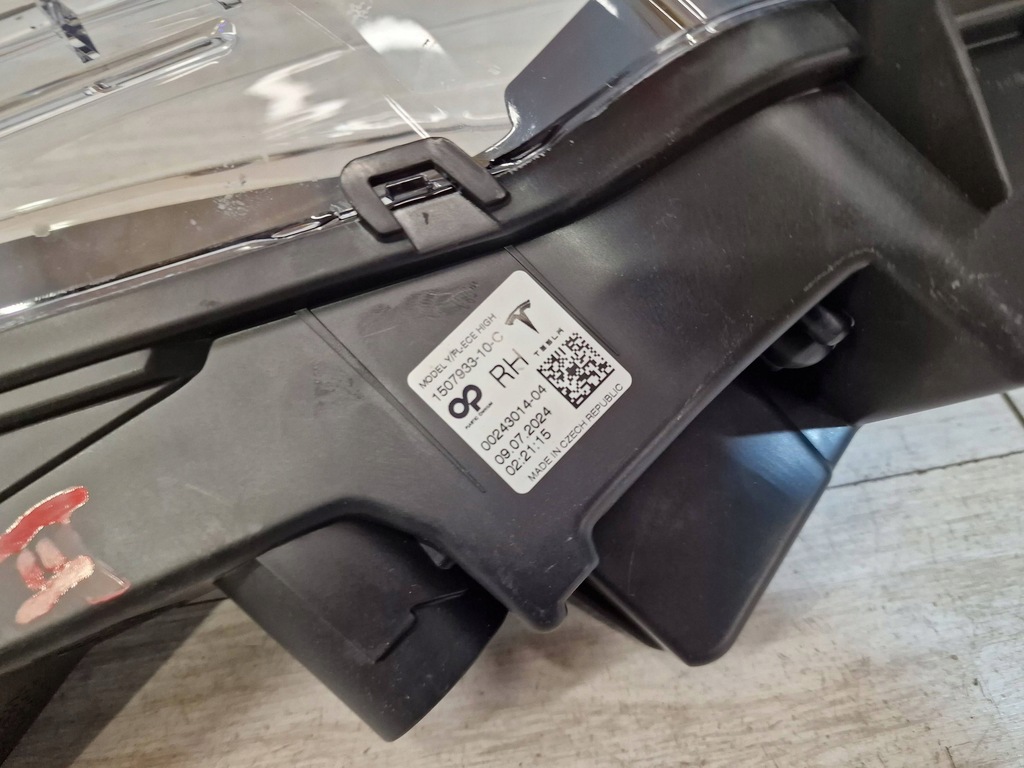 TESLA MODEL 3 Y LIFT HALOGEN DREAPTA 1507933-00-C ORIGINAL NOU faruri de ceata Product image