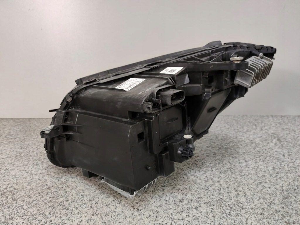 MERCEDES CLASA C W205 LAMPA FATA LED PERFORMANTA DREAPTA FV Product image