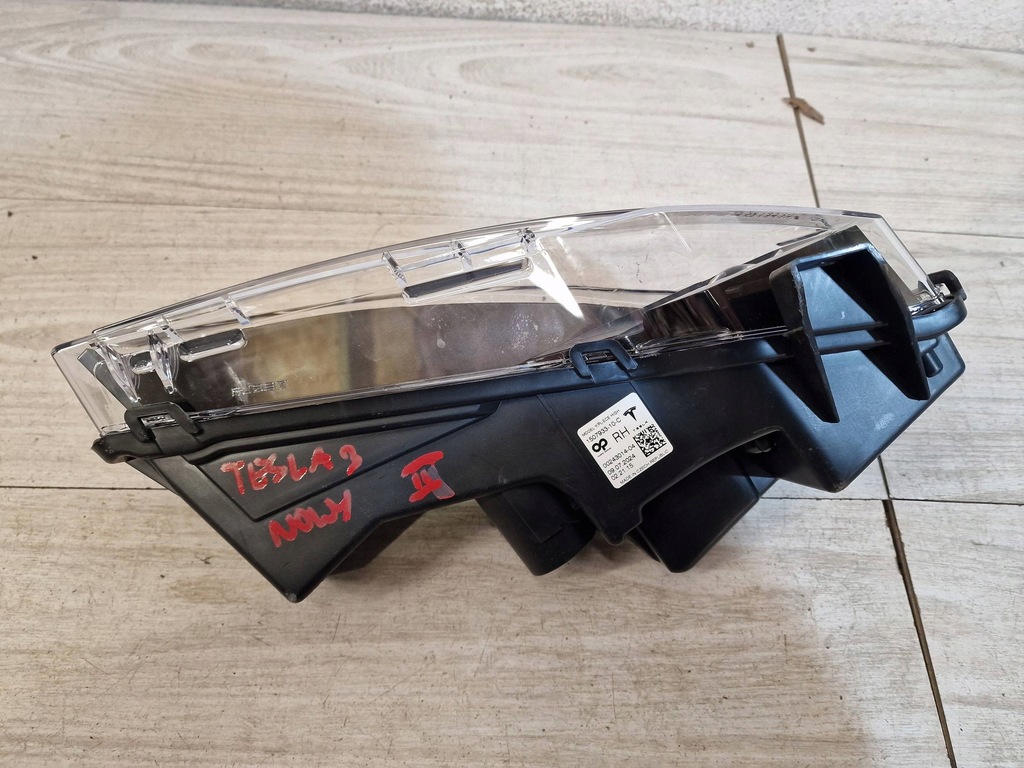 TESLA MODEL 3 Y LIFT HALOGEN DREAPTA 1507933-00-C ORIGINAL NOU faruri de ceata Product image