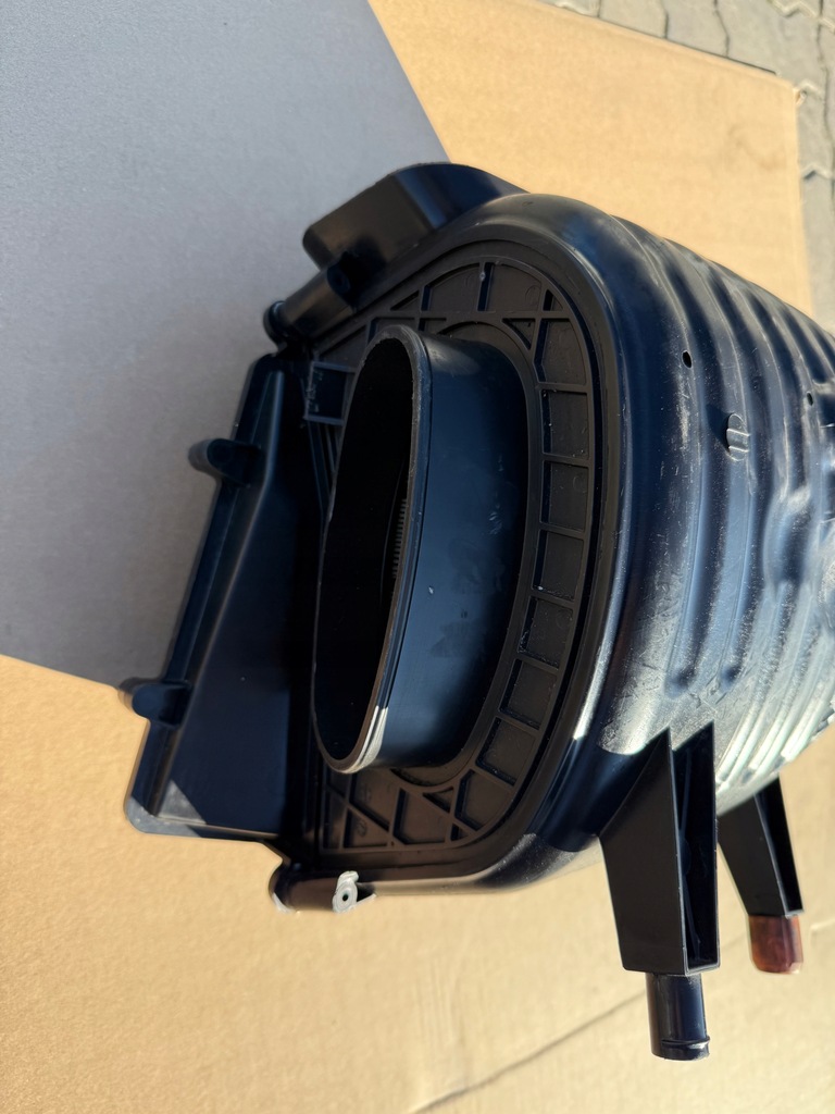 Mercedes A 177 GLB x247 GLA 247 Cla 118 filtru ac carcasa filtrului de aer Product image