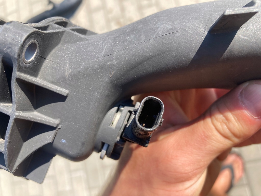 Termostat de răcire Mercedes W221 W166 W218 A2782000815 Țeavă motorului Product image