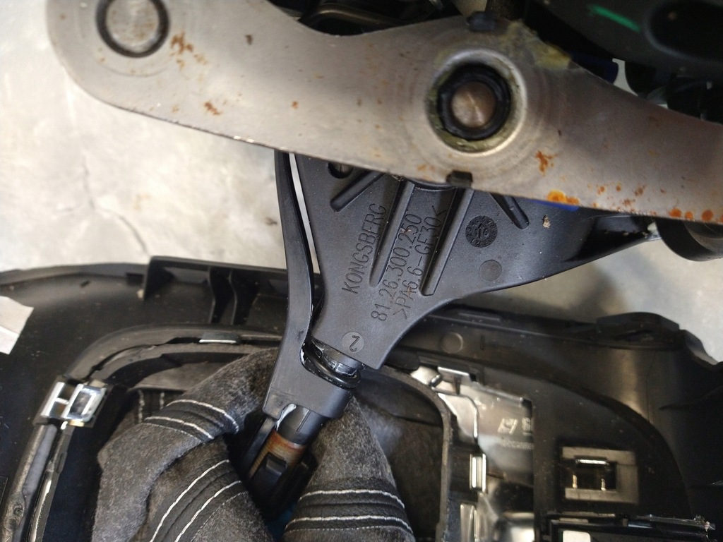 Pârghie MECANISM SCHIMBĂTOR DE TRIMITE OPEL MERIVA B 1.4 T Product image