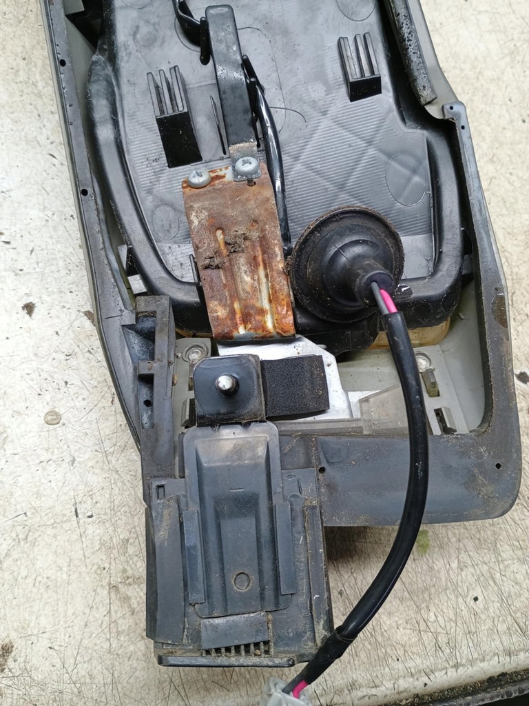 LAMPĂ DE PLAFOR HALOGEN STÂNGA NISSAN X-TRAIL T30 Product image
