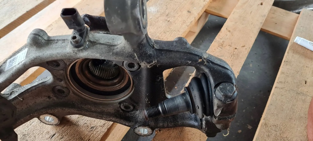 A5 8W Knuckle STÂNGA FAȚĂ STÂNGA 8W0407253F A4 B9 8W Product image