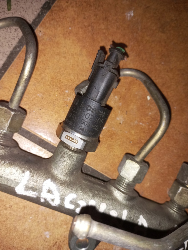 Renault OE 0445214015 șină injector Product image