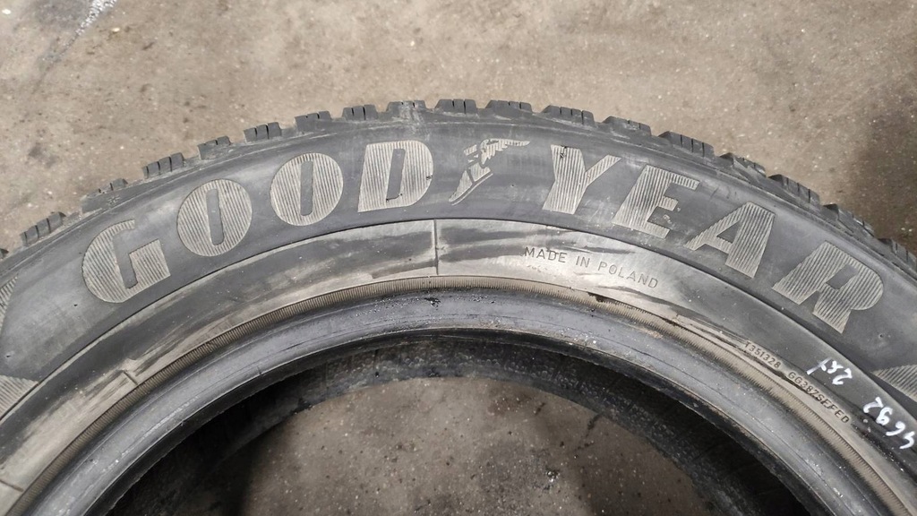 ANVELOPE IARNĂ 2 BUC 195/65R15 GOODYEAR ULTRAGRIP 2011 LOGAN MCV I Product image