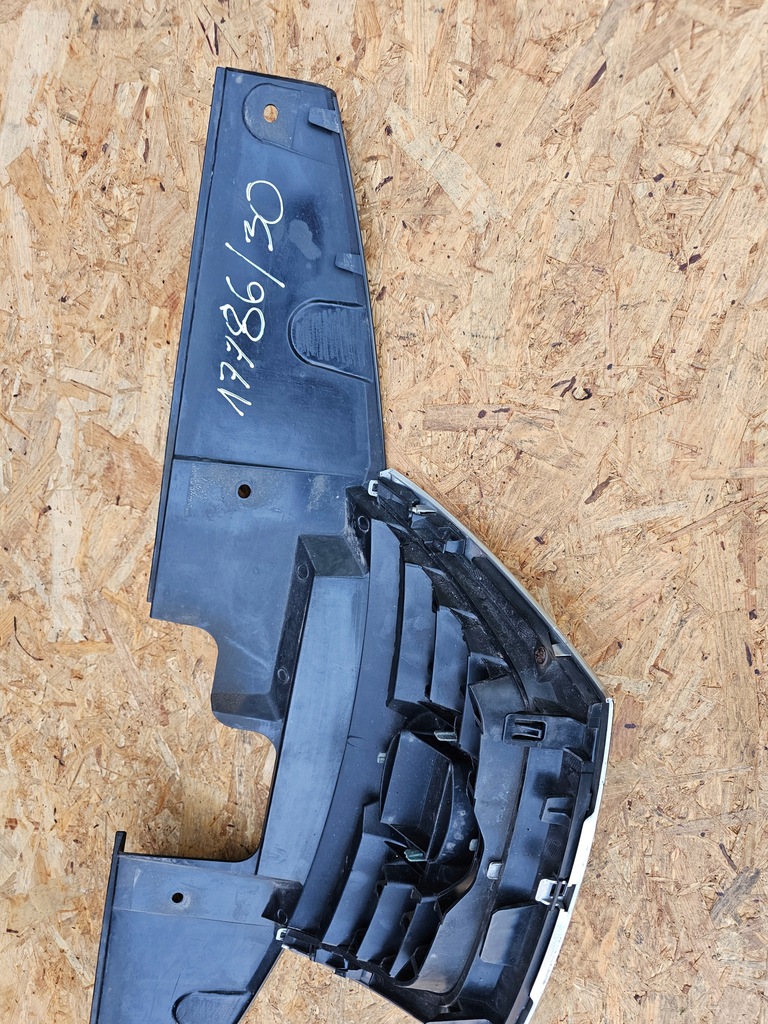 Nissan Juke și F15 10-14R Manechin Grill Grom Stamp Product image