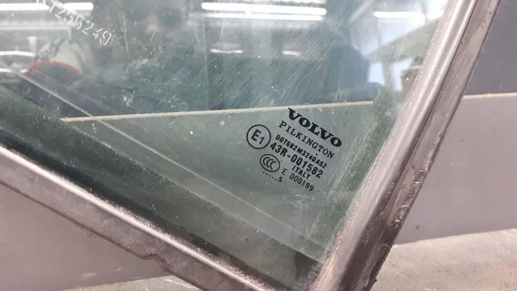 Fereastra ușii stânga din spate Volvo XC90 05R Product image
