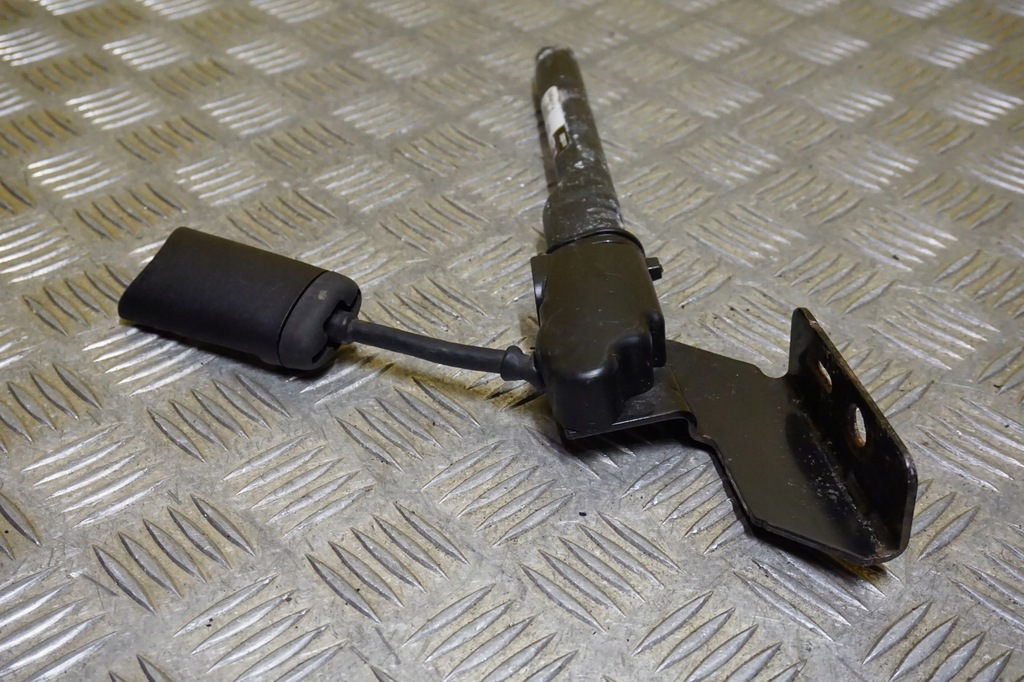 Chevrolet Silverado 2019 2020 - Tensionarul centurii Stânga SUA Product image