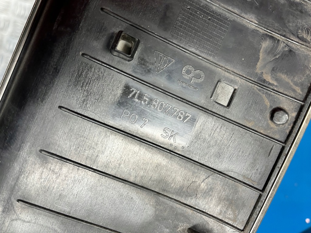 PORSCHE CAYENNE S I 7L CAPAC BARĂ SPATE CROMAT Product image