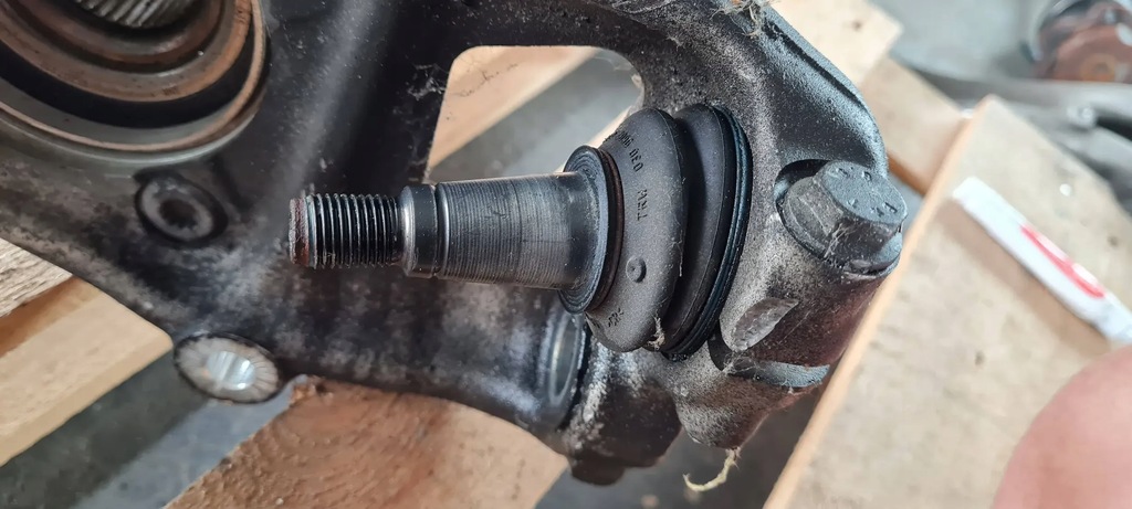 A5 8W Knuckle STÂNGA FAȚĂ STÂNGA 8W0407253F A4 B9 8W Product image