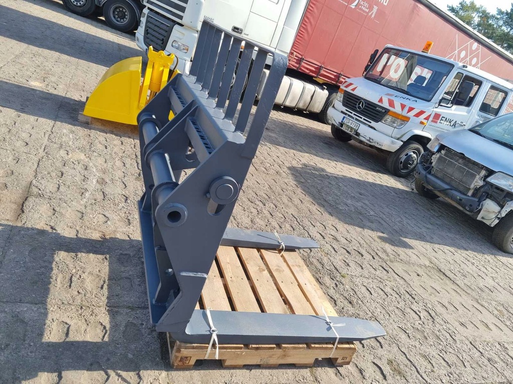 CARAT CU FURCI RABATANTE PFB 5 tone * MANITOU * MERLO * import Germania Product image
