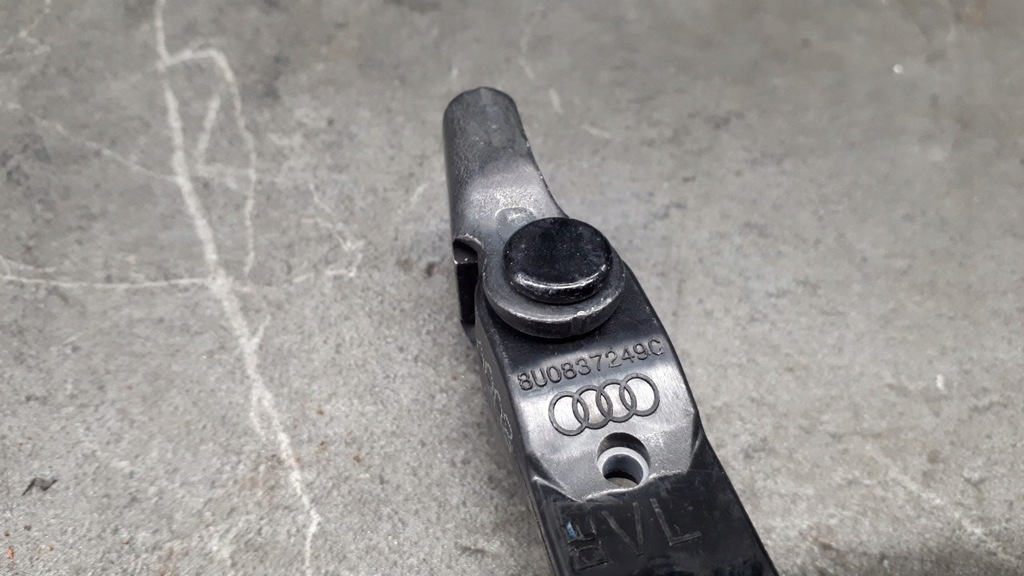 8u0837249C LIMITATER Uși Audi Q3 Product image