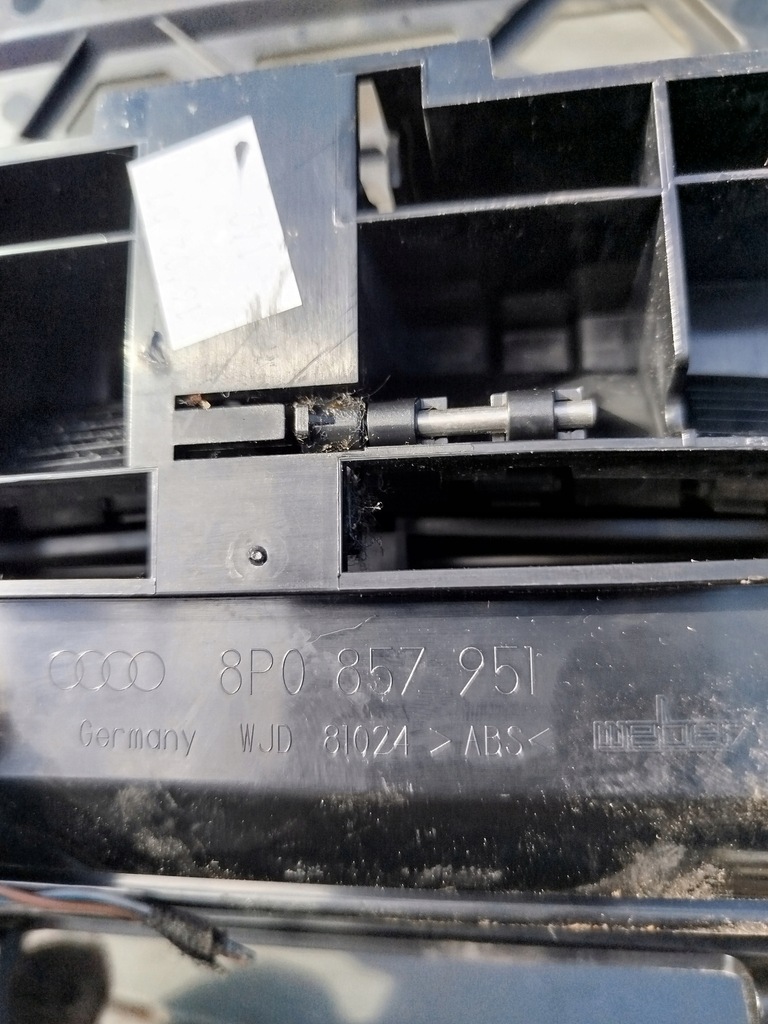 Audi A3 8p 8p0857951 scrumieră Product image