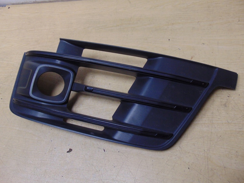 GRILĂ ÎN BARĂ ȘTANGA AUDI Q7 4M S-LINE LIFT 4M0807681E Product image